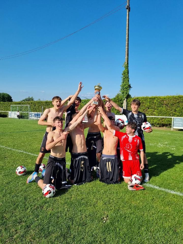 Nos U18 lemportent au tournoi du GJ Aven Felicitations 1 1409512604553220 - Accueil Nos U18 lemportent au tournoi du GJ Aven Felicitations 1 1409512604553220 - Accueil