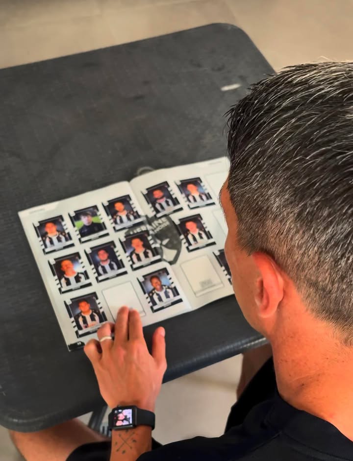 La derniere page de notre album Panini est sur le 1 1445235860980894 - Accueil La derniere page de notre album Panini est sur le 1 1445235860980894 - Accueil
